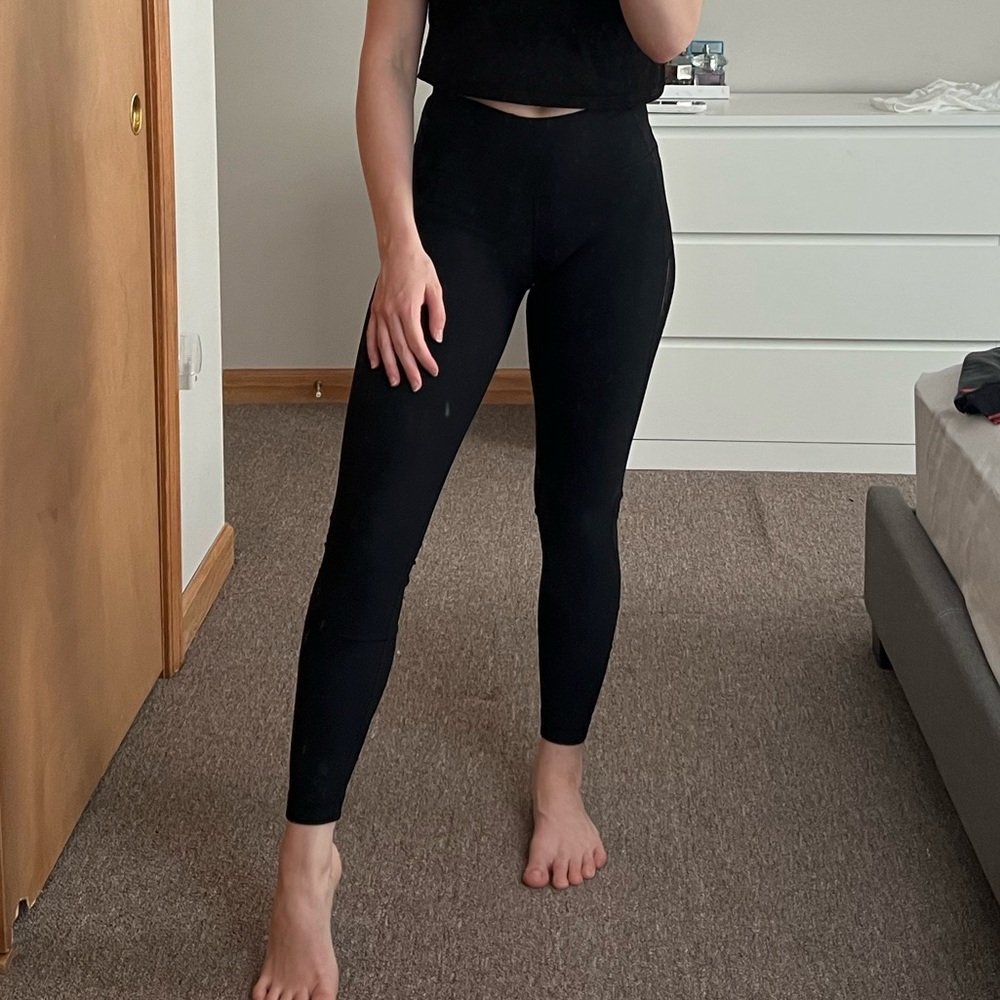 Black 90 degree leggings with mesh